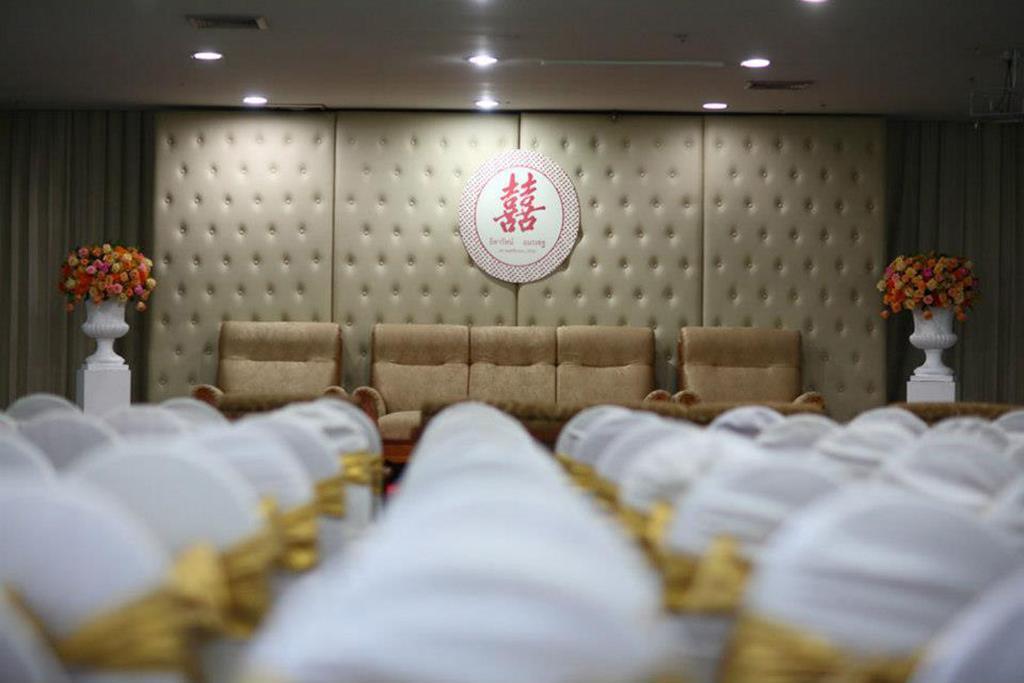 瓦塔纳公园酒店 董里 外观 照片