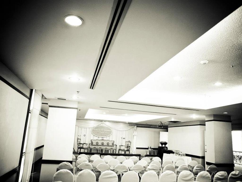 瓦塔纳公园酒店 董里 外观 照片